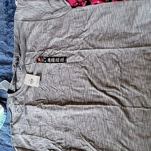 Men gray Hanes 2xl shirt